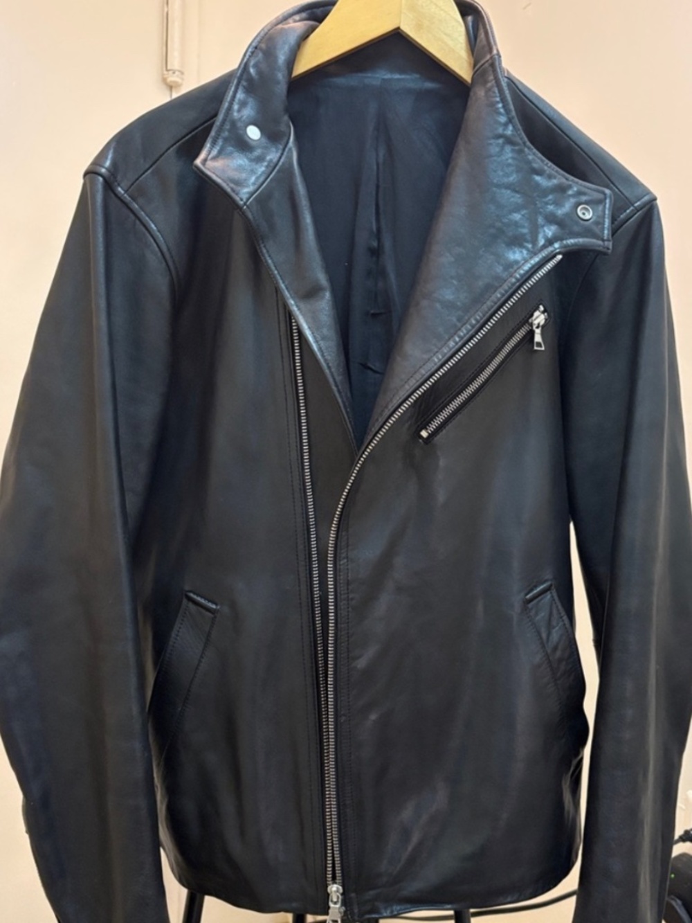 VINCE MEN'S BLACK LEATHER BIKER JACKET SIZE M